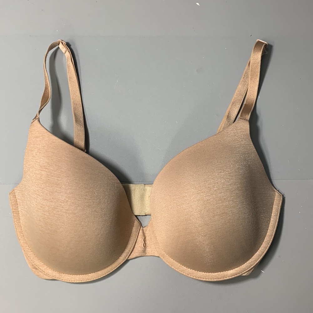 Victoria’s Secrets tan bra women’s size 32DD